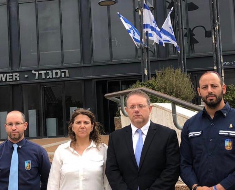 Ceremony in front of the German Embassy